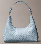 Calvin Klein Jeans &ndash; Schultertasche in Hellblau mit Monogramm-Emblem-Logo